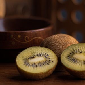 Kiwi jest jednym z ciekawszych i częściej wykorzystywanych owoców egzotycznych w polskiej kuchni
