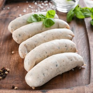 Tradycyjna biała kiełbasa znana z wielu polskich stołów.