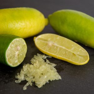 Limonka kawiorowa z pokazaną strukturą podobną do kawioru