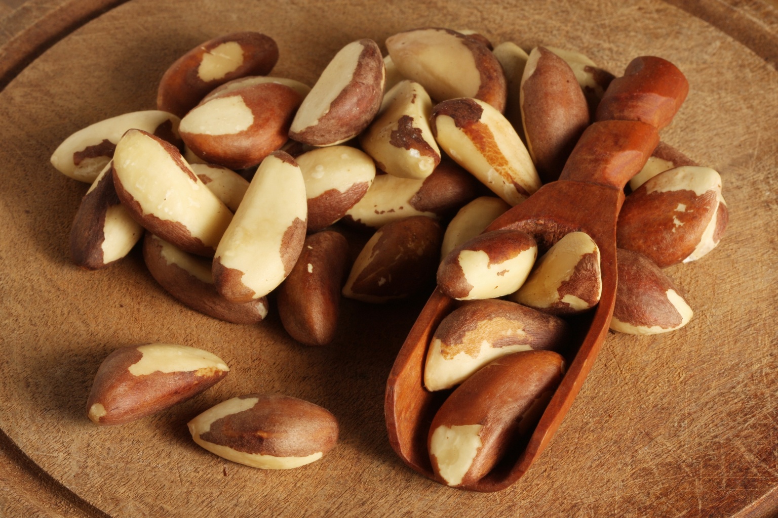 Orzechy brazylijskie świeżo łuskane