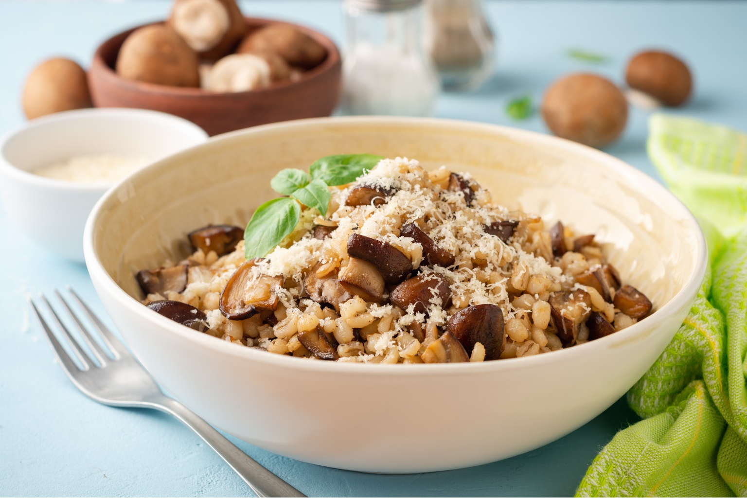 orzotto z kaszą pęczak i grzybami